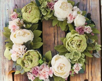 Couronne de pivoines vertes et blanches artificielles, guirlande de pivoines, couronne de rotin, couronne de fleurs artificielles, couronne de porte, couronnes de porte de printemps, printemps