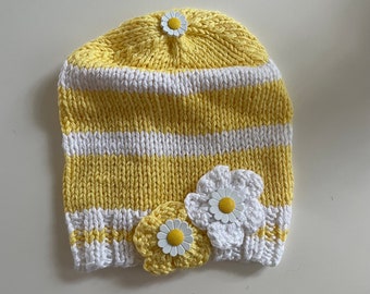 Bonnet tricoté à la main pour bébé