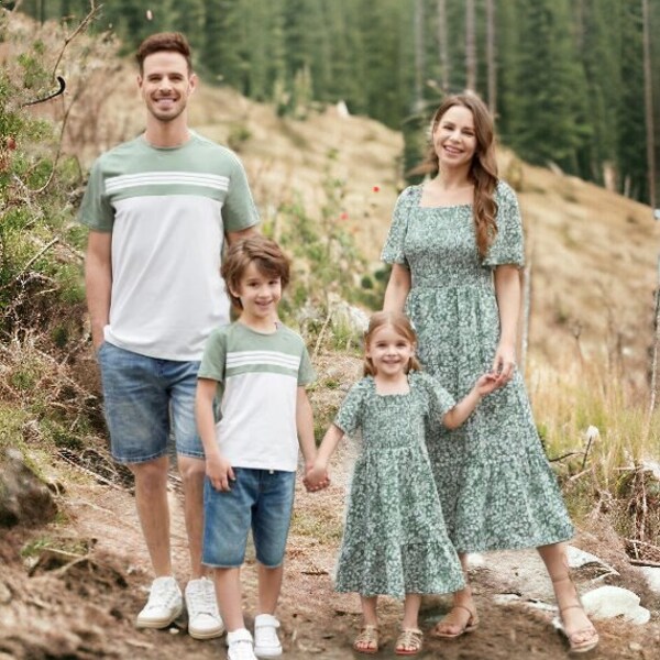 Tenues familiales assorties | Ensembles de t-shirts en coton à rayures, robes à smocks et imprimé floral sur l'ensemble | Robe maman et moi| Robe printemps-été