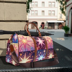 Retro Starburst Waterproof Travel Bag Colorful Cosmic Weekender Duffle, 70s-Inspired Carry-On, Durable Bag for Funky Getaways & Trips
