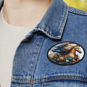 Floral Horse Iron-On Patch,  Embroidered Galloping Horse Appliqué for Jackets, Bags, Denim, Equestrian Gift, Boho DIY Patch
