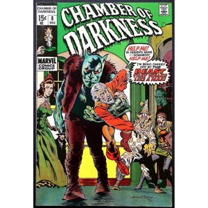 Puede incluir: Una portada de cómic vintage de "Chamber of Darkness" con un monstruo de piel verde que lleva a un hombre. La portada tiene un borde verde y negro con el logotipo de Marvel Comics Group y el texto "Help Me!" y "The Beast That Walks Like a Man!"