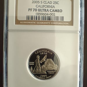 Peut inclure: Une pièce de monnaie de 25 cents de Californie de 2005, dans un étui de protection. La pièce représente John Muir et la vallée de Yosemite. L'étui porte l'inscription "2005 S CLAD 25C CALIFORNIA PF 70 ULTRA CAMEO".