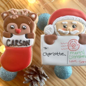 Cartão postal de Papai Noel e biscoitos de meia de rena com nome, biscoitos de Natal personalizados, lembrancinhas de festa de fim de ano, biscoitos de açúcar personalizados