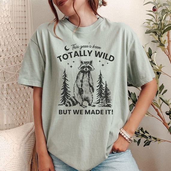 Funny Last Day of School Teacher Shirt Comfort Colors, Happy Last Day of School TShirt We Made It End of School Year Tee Retro Vintage Style