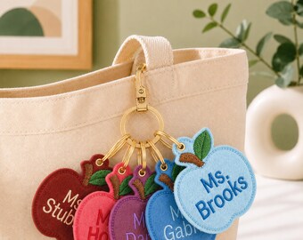 Llavero personalizado de manzana para profesores, etiqueta personalizada para mochila con el nombre del profesor, llavero de manzana de fieltro bordado, regalo para profesores para la vuelta al cole