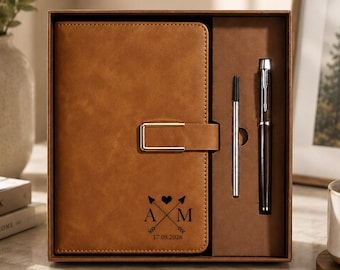 Set de regalo personalizado de diario de cuero para parejas, cuaderno con iniciales personalizadas y bolígrafo, regalo de aniversario para parejas, regalo de boda y compromiso.
