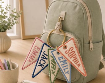 Llavero con banderín personalizado, etiqueta bordada para mochila, regalo para equipaje, adorno para mochila infantil, etiqueta para mochila escolar, regreso a clases