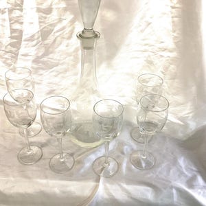 Vintage  Crystal Wine Decanter- 6 Glasses. Etched Glass Vine, Leaf & Grape Motif. Beautiful!