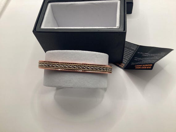 Magnetic By Design 3D Chain Pattern Cuff Bracelet… - image 6