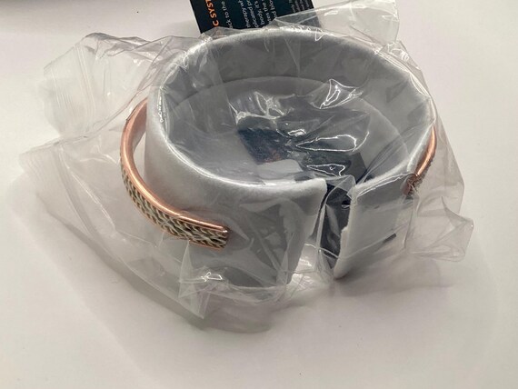 Magnetic By Design 3D Chain Pattern Cuff Bracelet… - image 4