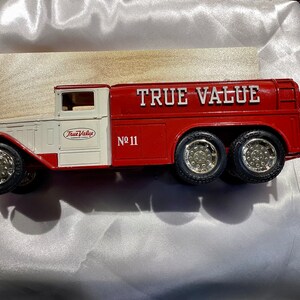Ertl True Value 1930 Diamond T Tanker 1/34 Scale Die-Cast Bank. Mint