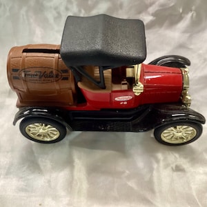 Ertl True Value 1918 Ford Runabout Die-Cast Bank. Mint