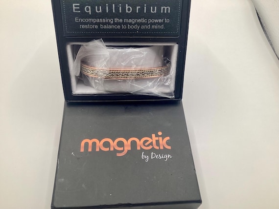 Magnetic By Design 3D Chain Pattern Cuff Bracelet… - image 1