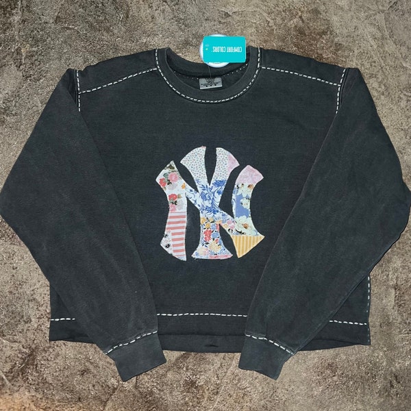 New York Yankees Logo Sweatshirt