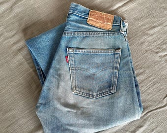 As is: Vintage LEVIS 501 redline  grunge denim from 80's, W28