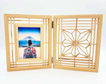 Okawa Kumiko Photo Frame, proudly handcrafted without any sort of glue by our craftsman in Okawa, Japan. Perfect for gifts/presents.