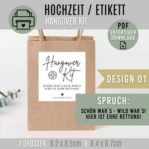 Könnte beinhalten: Ein druckbarer Hochzeit-Geschenk-Anhänger mit braunem Papiertüten-Hintergrund. Der Anhänger ist weiß mit schwarzem Text, der "Hangover Kit" mit einem Pluszeichen und einem Herz lautet. Der Text darunter lautet "Schon war's. Wild war's! Hier ist eure Rettung!" und "Oh Happy Day". Der Anhänger ist in zwei Größen erhältlich: 6,2 x 6,5 cm und 8,4 x 8,7 cm.