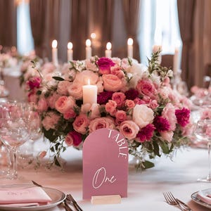 Números de Mesa Elegantes en Oro, Números de Boda Modernos, Plantilla Editable, Decoraciones de Boda, Carteles de Números de Mesa