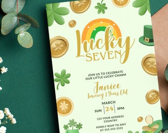 Può includere: Un invito verde e dorato per una festa di compleanno di 7 anni con un tema a trifoglio e monete d'oro. L'invito dice "Lucky Seven" e "Janice Turning 7 Years Old".