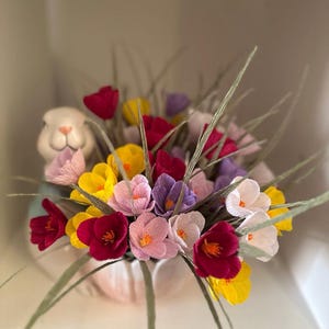 Crochi di carta crespa, fiori di carta fatti a mano, decorazione primaverile, Pasqua, festa della mamma, compleanno, regalo, decorazione da tavola, decorazione di carta