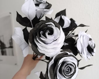 Rosa de papel crepé blanco y negro – flor de papel – hecha a mano – idea de regalo – rosa decorativa – flor eterna – SvitArtFlowerDecor