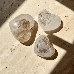 Dendritic quartz heart carvings