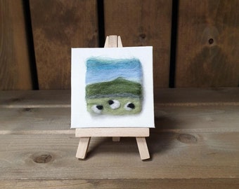Felted Sheep Picture Mini Easel Original Needle Felt Artwork, Sheep Gift, Farmhouse Décor, Wool Art