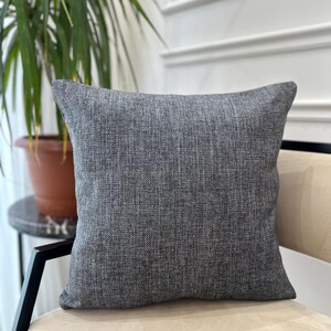 Capa de almofada carvão escuro – Capa de almofada texturizada neutra e elegante para sala de estar minimalista – Sofá moderno estilo fazenda
