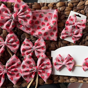 Strawberry hair bows