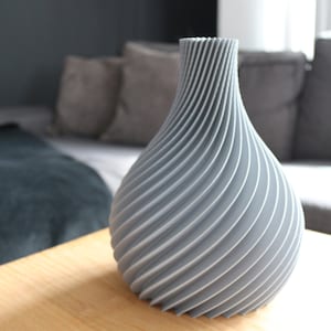 Vase / Dekovase Twisted für Trockenblumen / Einzelblume / Pampasgras / Schleierkraut / 3D Gedruckt Grau