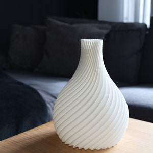 Vase / Dekovase Twisted für Trockenblumen / Einzelblume / Pampasgras / Schleierkraut / 3D Gedruckt Weiß