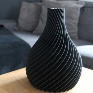 Vase / Dekovase Twisted für Trockenblumen / Einzelblume / Pampasgras / Schleierkraut / 3D Gedruckt Schwarz