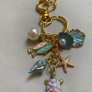 Pearl and Shell Keychain, Key Chain Beach Theme, Handmade Beach Keychain Charm, Purse Charm Ocean, Seaschell Purse Charms, Mermaidcore Bag