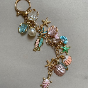 Pearl and Shell Keychain, Key Chain Beach Theme, Handmade Beach Keychain Charm, Purse Charm Ocean, Seaschell Purse Charms, Mermaidcore Bag