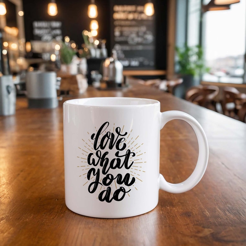 Mockup de taza Objeto inteligente PSD - Cafetería - Muestre sus diseños para listados de Etsy, redes sociales, blogs o publicaciones de Pinterest imagen 5