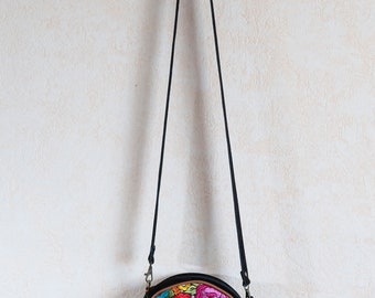 Sac en bandoulière en cuir noir/Sac en bandoulière coloré/Petit Sac en Bandoulière/Sac en bandoulière artisanal/Sac en bandoulière rond