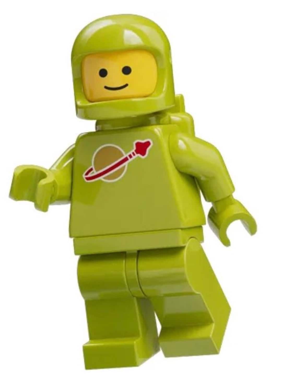 Green Classic Space Helmet Lego Green Spaceman LEGO Classic - Main Image