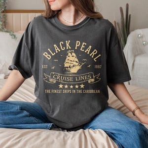 Camisetas de colores cómodos de Retro Black Pearl Cruise Lines: los mejores barcos del Caribe, Piratas del Caribe de Disney, viaje a Magic Kingdom Disneyland