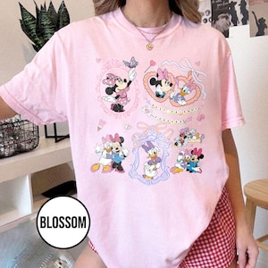 Retro Coquette Bows Minnie and Daisy Shirt, Disney With My Bestie, Disney Girls Trip Shirts, WDW Magic Kingdom Disneyland Matching Girls Tee
