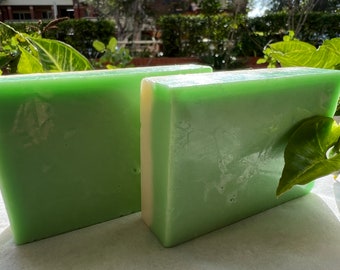 Natural Homemade Cedarwood Soap II Fresh and Handcrafted