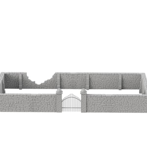 Op de afbeelding: Een grijze stenen muur met een decoratieve smeedijzeren poort. De muur heeft een verweerde uitstraling met enkele ontbrekende delen. De poort is gecentreerd en voegt een vleugje elegantie toe aan het rustieke ontwerp.