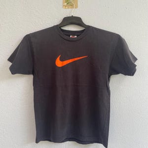 Vintage Nike centre logo tshirt kids