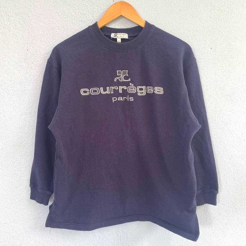 Vintage Courrèges Paris-tröja - Marinblå broderad logotyp-rundkrage - Fransk designertröja - Storlek Large bild 1