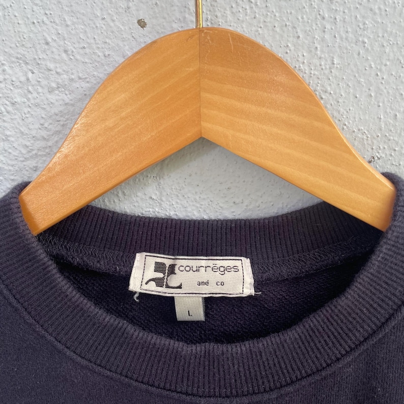 Vintage Courrèges Paris-tröja - Marinblå broderad logotyp-rundkrage - Fransk designertröja - Storlek Large bild 2