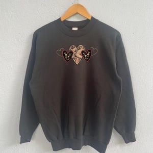 Vintage Embroidered Heart Sweatshirt Black - 90s Floral Paisley Applique Crewneck - Retro Romantic Pullover - Cottagecore Top - Size Medium