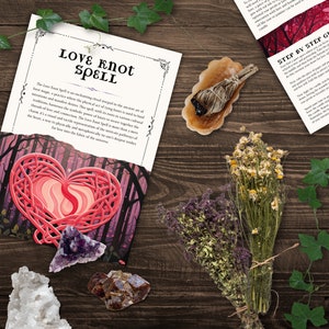 Pode incluir: Um cart&atilde;o de feiti&ccedil;o de n&oacute; de amor imprim&iacute;vel com uma ilustra&ccedil;&atilde;o de cora&ccedil;&atilde;o rosa e vermelho, cercada por cristais roxos e marrons. O cart&atilde;o inclui instru&ccedil;&otilde;es para um feiti&ccedil;o de n&oacute; de amor com texto que diz "Love Knot Spell".