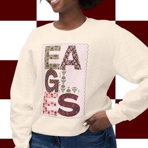 Moletom Eagles Vintage Floral com Patchwork de Letras | Comfort Colors Floral Sports Tygraphy