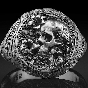Skull Flower Signet Ring, Unique Floral Skull Band, Gothic Sterling Silver Ring, Men&#39;s Statement Jewelry, Gift for Him, Skull Ring for Men