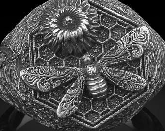Handmade Sterling Silver Queen Bee Signet Ring, Unisex Honeycomb Jewelry